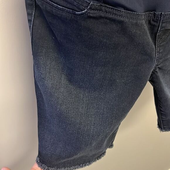 isabel Maternity Dark Wash Pull-On Bermuda Jean Shorts w/ Elastic Waist-Sz 6 - Picture 6 of 15
